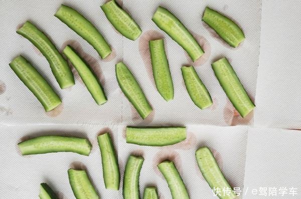 腌黄瓜还只加盐,那就错了!多加这一步,黄瓜嘎嘣脆,久放也不坏!