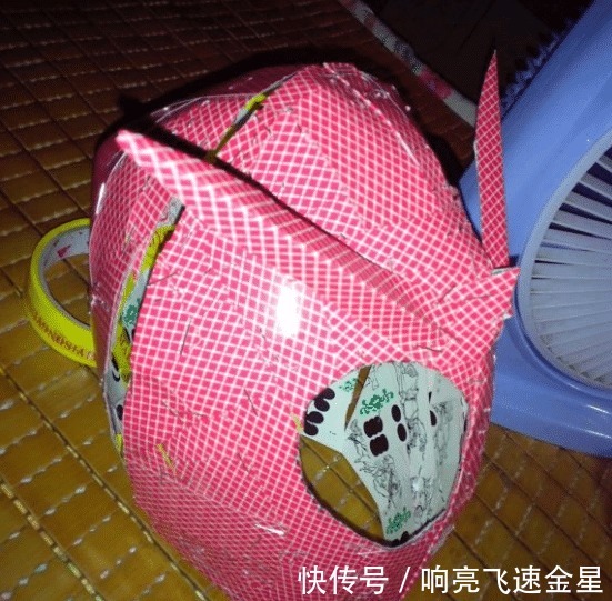 皮套|假面骑士民间神级coser,拿“扑克牌”糊头盔,帝骑皮套露脖子