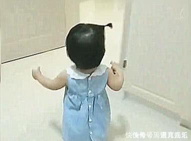 马桶|爸爸半夜醉酒睡在“马桶”上,宝妈生气不管,1岁女儿行为暖化了