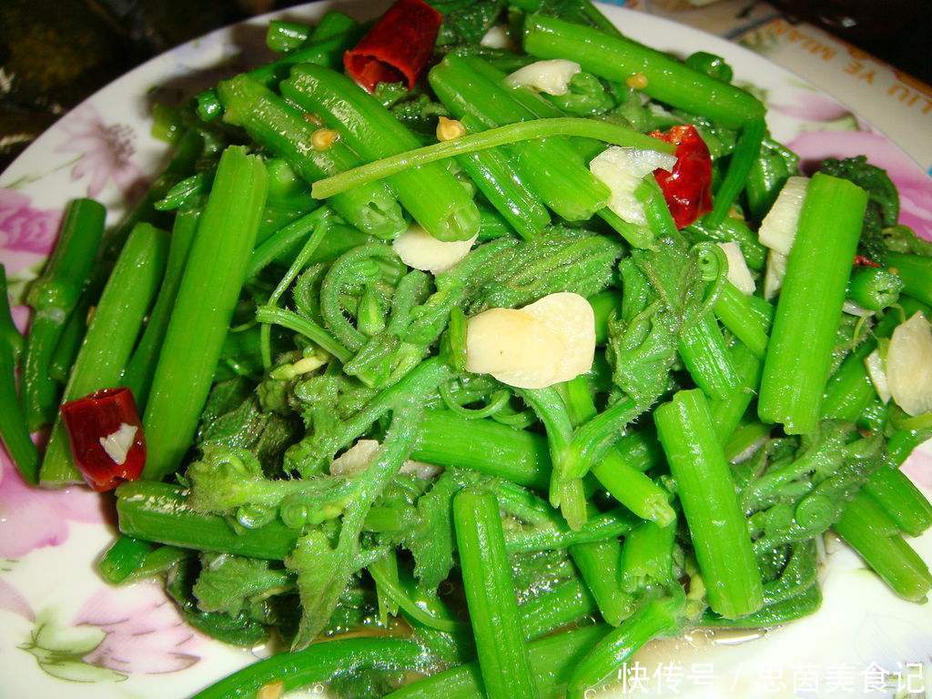 7成人把它當(dāng)“雜草”,一分錢不花,潤腸排毒,口臭不見了,別不懂吃