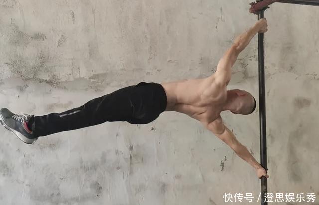 卧推|一个不练腿的健身人,N多年后,他会练成什么样子?