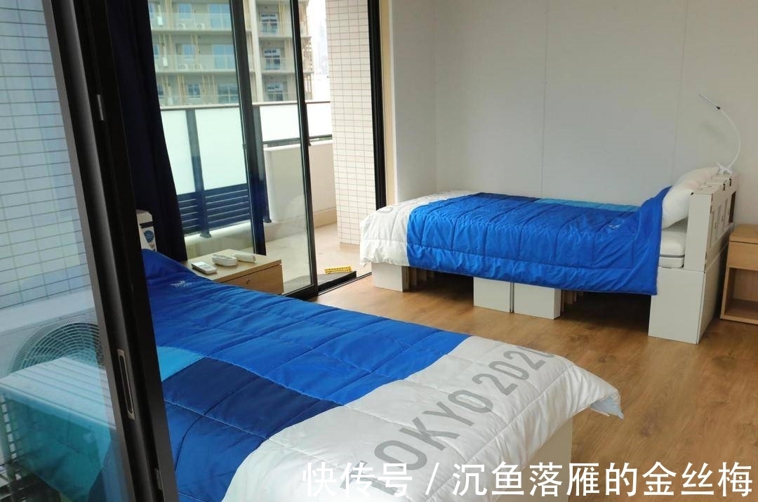 两个人|东京奥运会给运动员睡纸板床,不能同时睡两个人