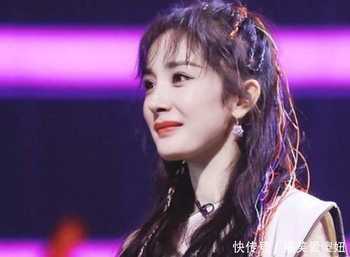 气质|冬天再懒也不要散着头发了,有静电!试试这几款扎发,气质又迷人