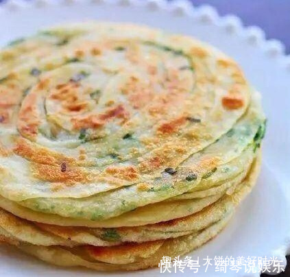 香酥|早餐不爱吃馒头,教你做咸香酥脆的油饼,喷香好吃,隔天吃一次