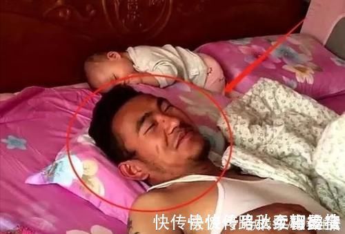宝宝|爸爸陪娃睡觉,醒后发现娃不见了,吓坏了赶紧找,结果自己都乐了