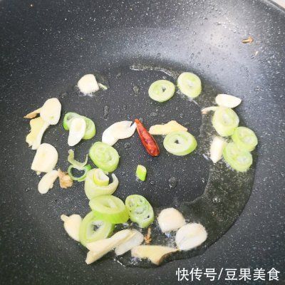口感轻盈最适合神仙小姐姐的腊肉炒菜花