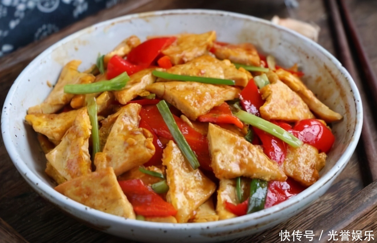 冬天来了,多吃以下三种美食,营养美味,皮肤越来越细腻