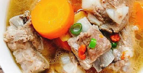 美食推荐：虾米鸡蛋炒米粉，爆炒鸡丁，肉末蒸冬瓜，胡萝卜炖排骨