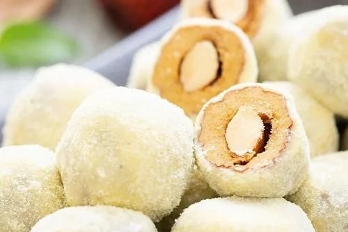  家里|全网最火！排队3小时才能买到的网红奶枣，10分钟搞定，家里有锅就能做！