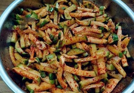 吃法|腌萝卜，直接腌还是先晒干？都错了，这么做才对，做出来爽脆入味