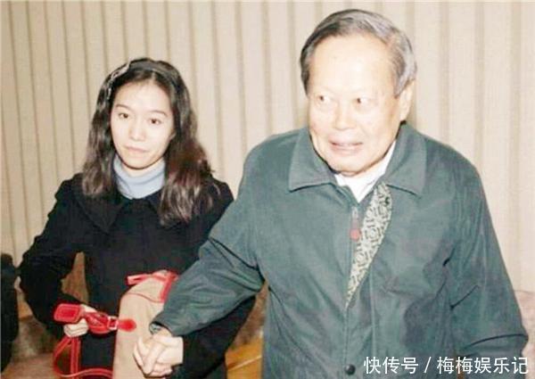 莫言&領諾獎時楊振寧挖苦莫言“你我出身不同”,莫言回答讓人叫好