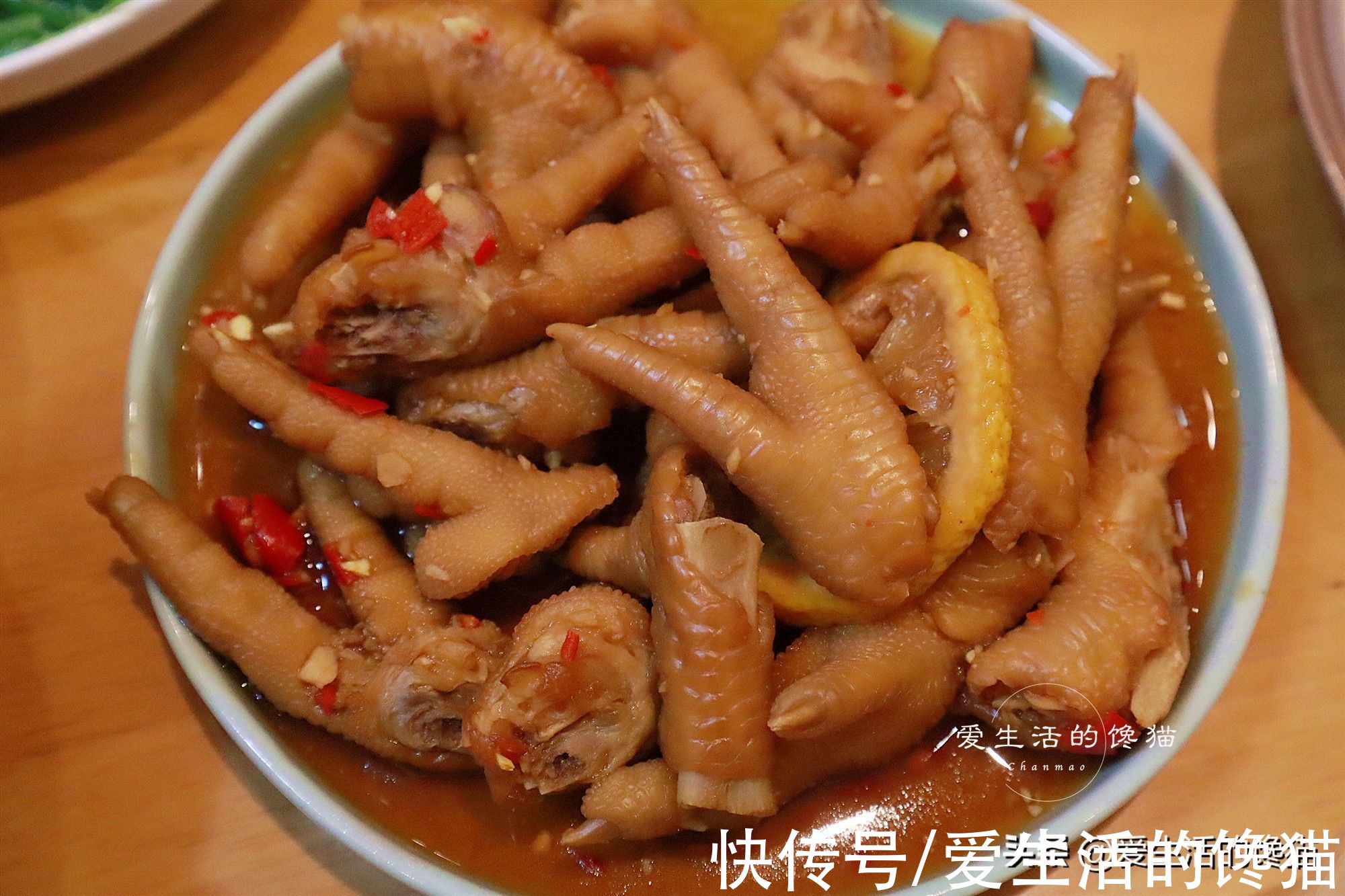 小姑子带3000礼品回娘家，大嫂亲自下厨，菜一晒朋友圈，网友：值