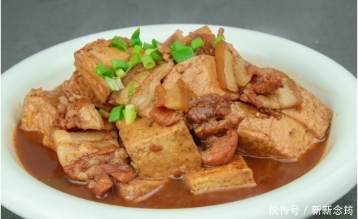 豆腐不要红烧了,教你一道东北压锅豆腐,10分钟出锅,简单又好吃