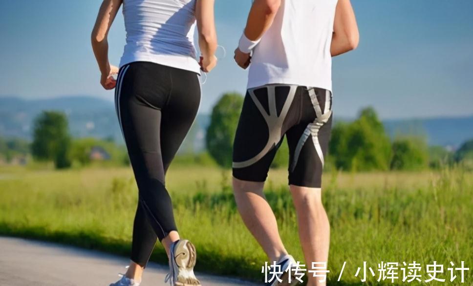 早餐|高血脂不能喝牛奶?医生提醒:想降血脂的人,3种早餐最好远离