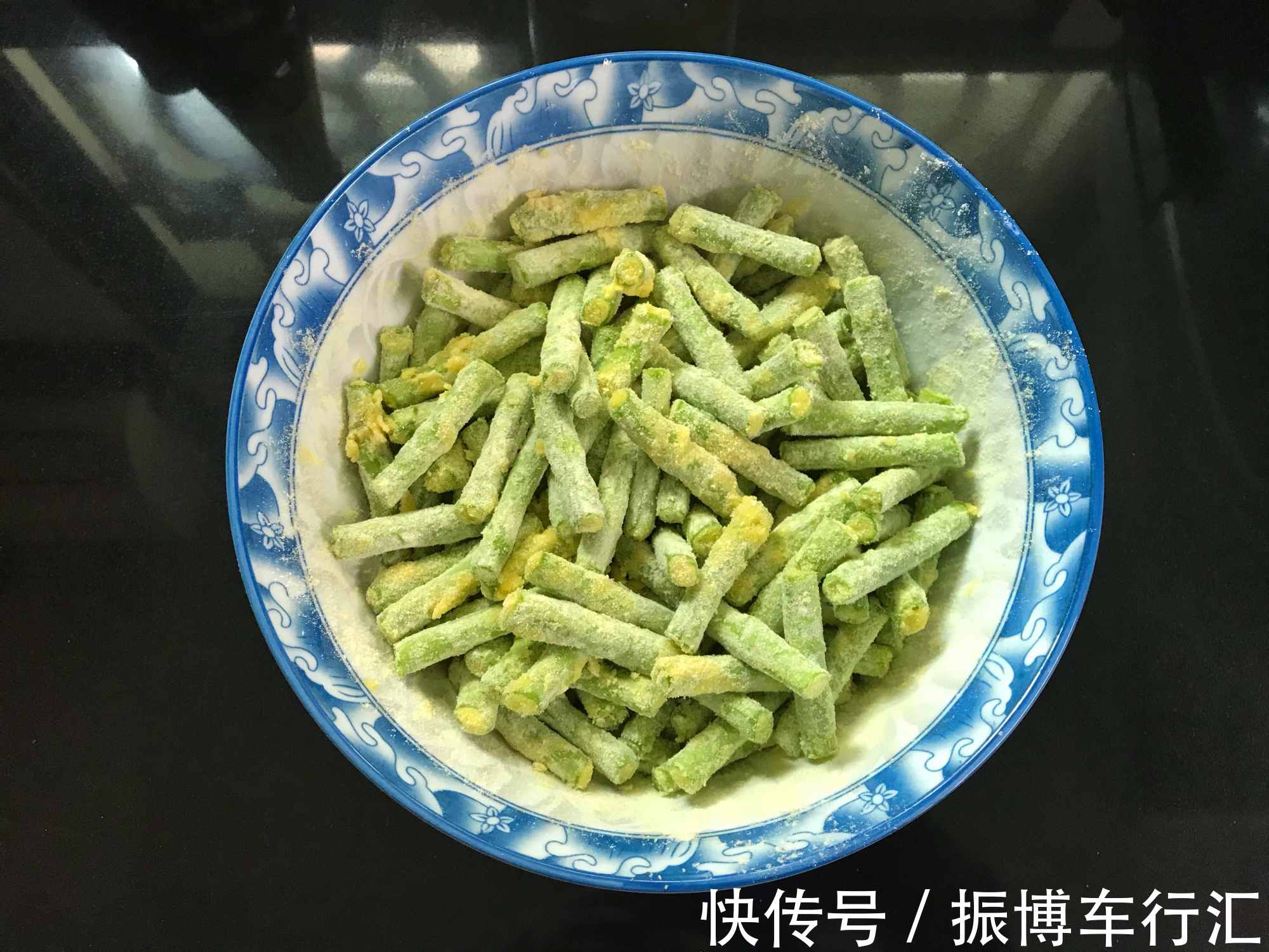 小米椒|豆角里打入1个鸡蛋,不炒不煮,没想到如此好吃,开胃解腻不长肉