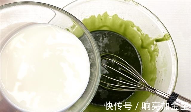 教你不开裂不塌陷，水光肌古早抹茶纸杯蛋糕，步骤详细一学就会！