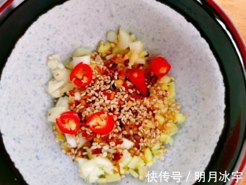 好吃|调凉拌汁，除了油盐酱醋，这6样不能少，色香味俱全，拌啥都好吃