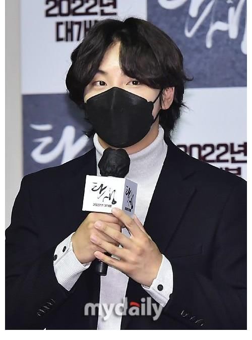 「MD PHOTO」 安圣基尹施允等艺人出席新片《诞生》发布会