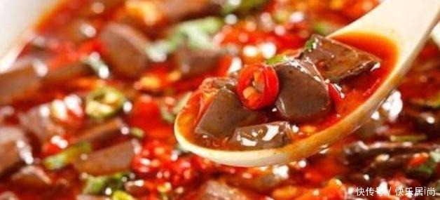 泡椒鸭血的做法,有了泡椒的助阵,让美食变得更加酸辣带劲