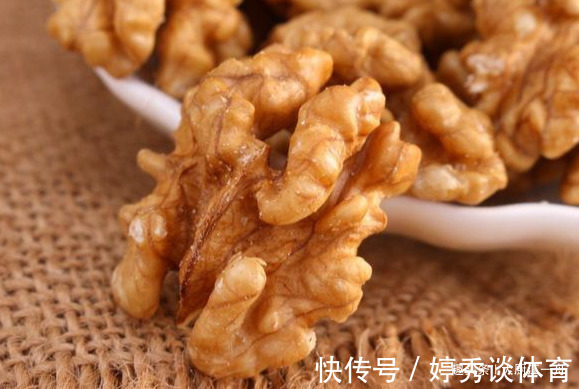 江一舟|买核桃就要挑“母”的，果肉厚不发苦，学会这3个招，一挑一个准