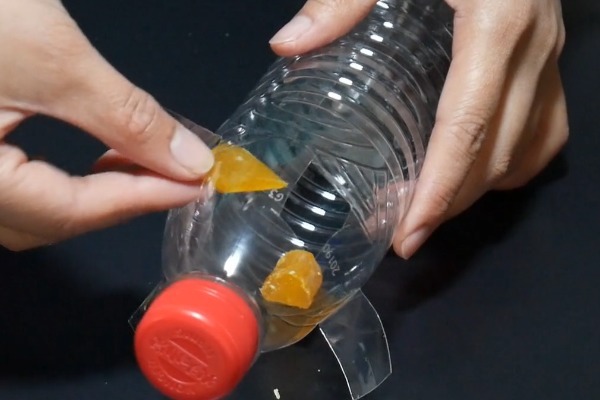 变废为宝|用剩下的肥皂头别扔了，放在塑料瓶里特别“值钱”，学会受用一生