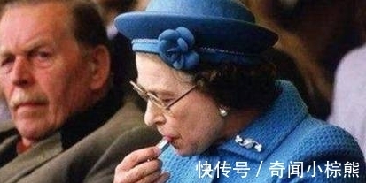 红色|93岁的英国女王超爱美,出门补妆口红色号必须跟服装搭,太精致