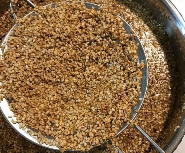 想吃芝麻酱不用买,5块钱自制1大瓶,纯正无添加,做法还简单