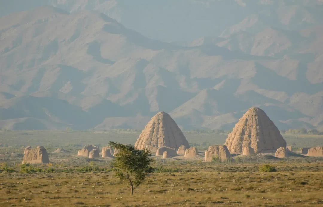 王朝|他开创的王朝存在190年，在二十四史中却没有位置