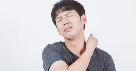  动脉|脑动脉有血栓？身上会亮起“3红灯”，别硬撑，容易被拖成脑中风