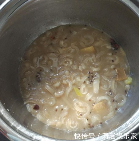 做猪皮冻,直接下锅煮是大忌!只加1步,猪皮冻晶莹剔透没腥味