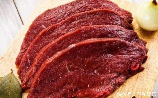 “假牛肉”是用什么材料制作的?看到原材料后:难怪都吃不出来