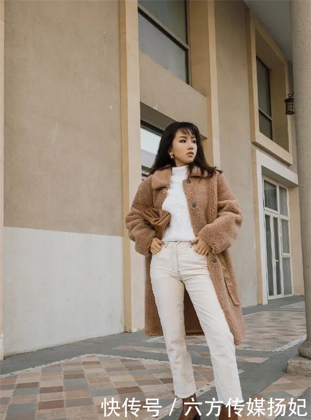 半身裙|穿棕色大衣总显老?记住这3点穿搭细节,立马年轻又有女人味