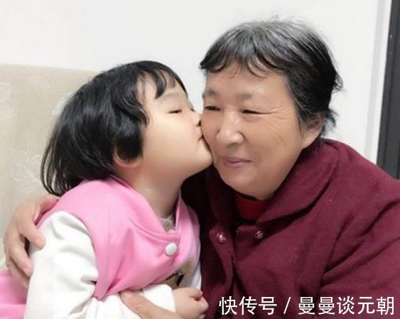 妈妈|有这4个特征的奶奶，都是真正疼爱孩子，看看你的婆婆占了几个