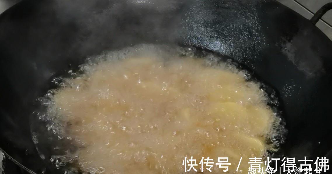 下饭|土豆别再炒着吃,教你一招,美味软糯又下饭,简单易做孩子爱吃