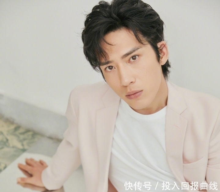 尽显|浪漫的七夕适合穿粉色的服饰,减龄又很清新,尽显青春活力