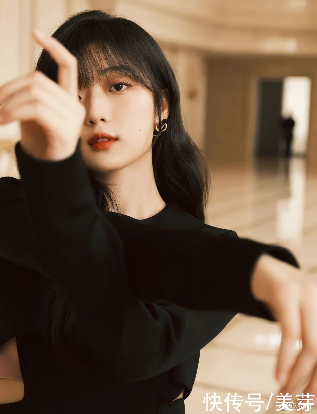 宝藏女孩|00后输了，这届95后小花也太会穿了吧