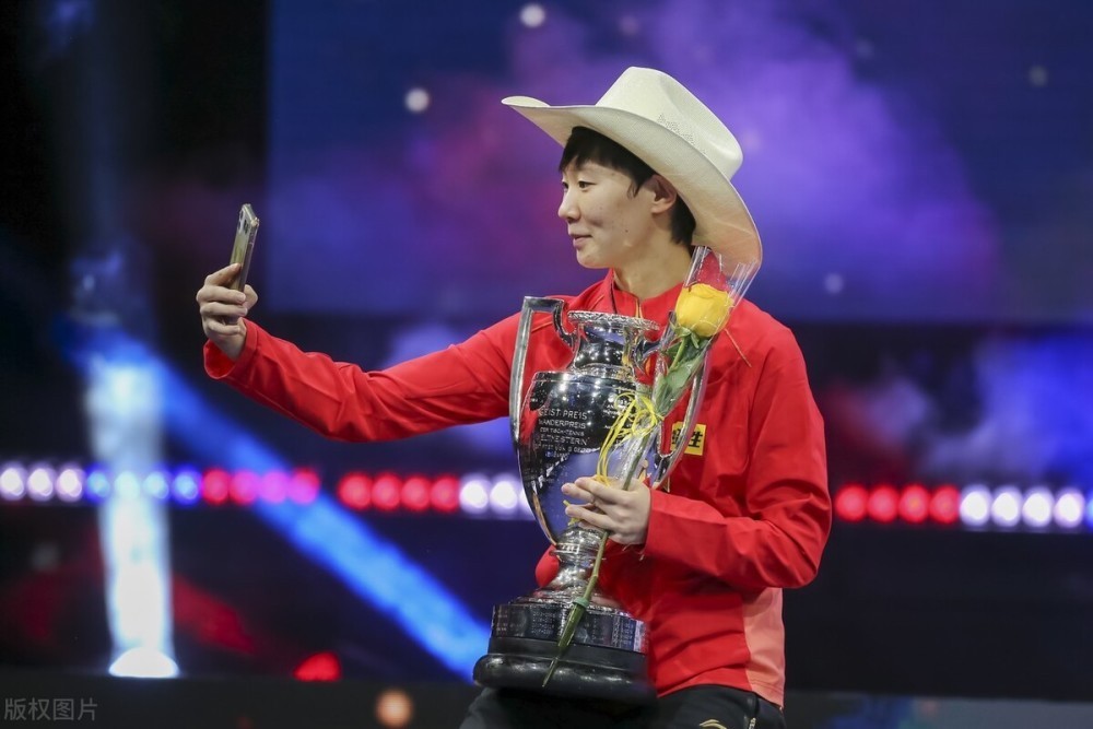 世乒赛|投票了！国乒3朵金花谁能问鼎年度最佳？莎莎、曼昱和大梦你投谁
