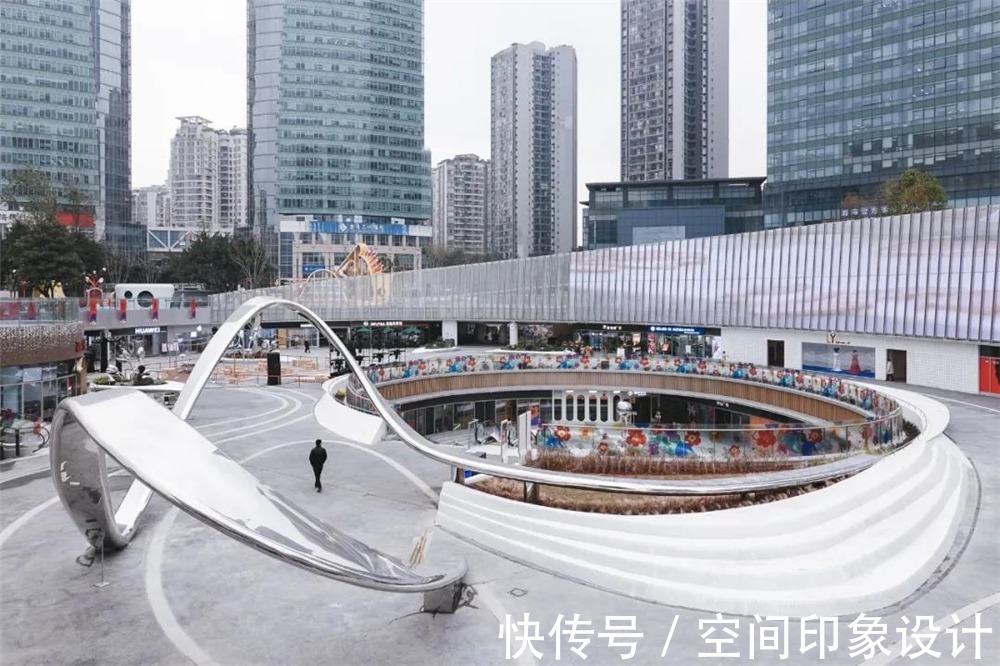 商业|构建艺术+商业的更多可能，东原The Oval 一奥天地与重庆的协同进化