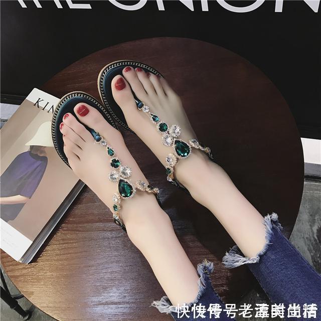简约|最适合与闺蜜小聚约会的6款简约百搭凉鞋