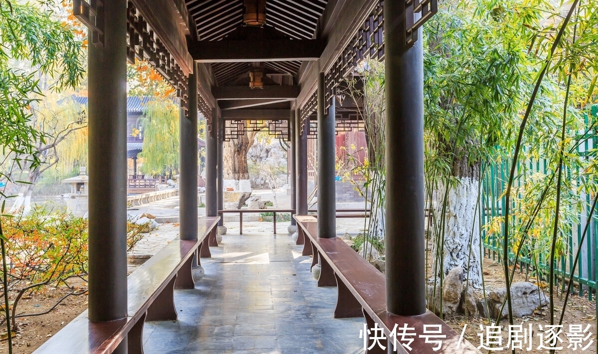 小廊|郑板桥感怀秋意萧瑟,抒写了一首七绝,词美意丰,结尾更令人赞赏