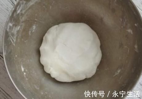 面粉不用蒸也不用炸,新做法香脆酥掉渣,孩子三天两头点名要吃