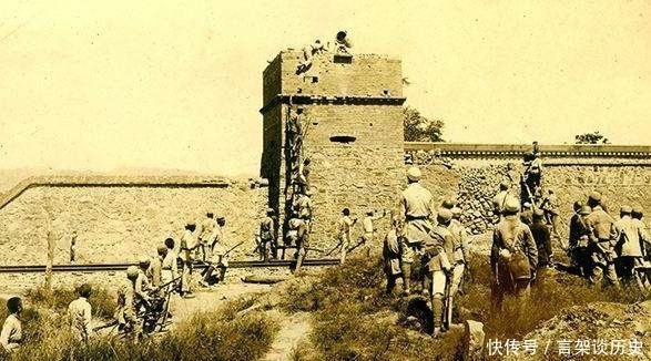 堡垒|日本兵躲在炮楼，游击队久攻不下，农民路过说：让我来收拾他们！