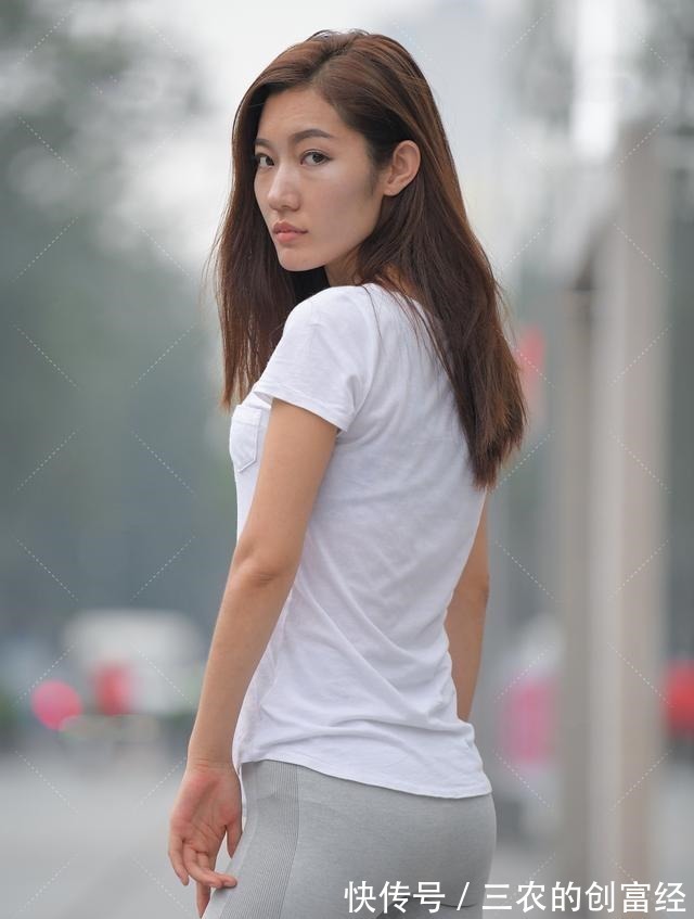 清新 喜欢运动的美女,生涩的穿着,美清新又有气质!