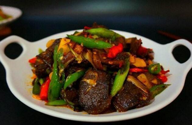 色香味俱全的几道家常菜,好吃到连汤汁都不剩,用来待客有面子