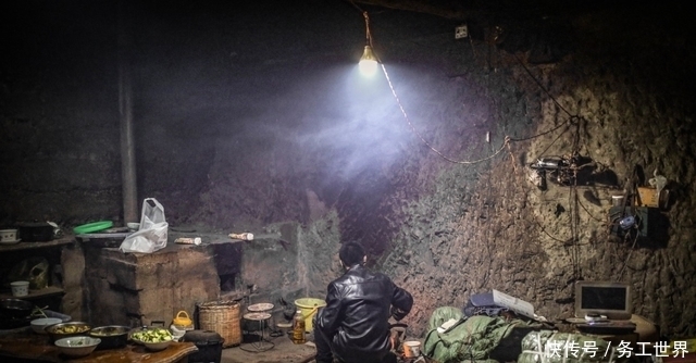 生活|大山深处的6口之家,生活与世隔绝,被发现的时候还没有户口