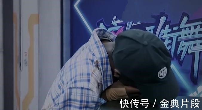 大神|男选手纹身不能上电视看到大神布布的解决方法,过于机智了