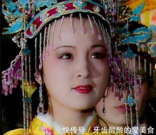 宝钗$细节露端倪:端阳节赐礼,元春只给黛玉挑选礼物,根本没理会宝钗