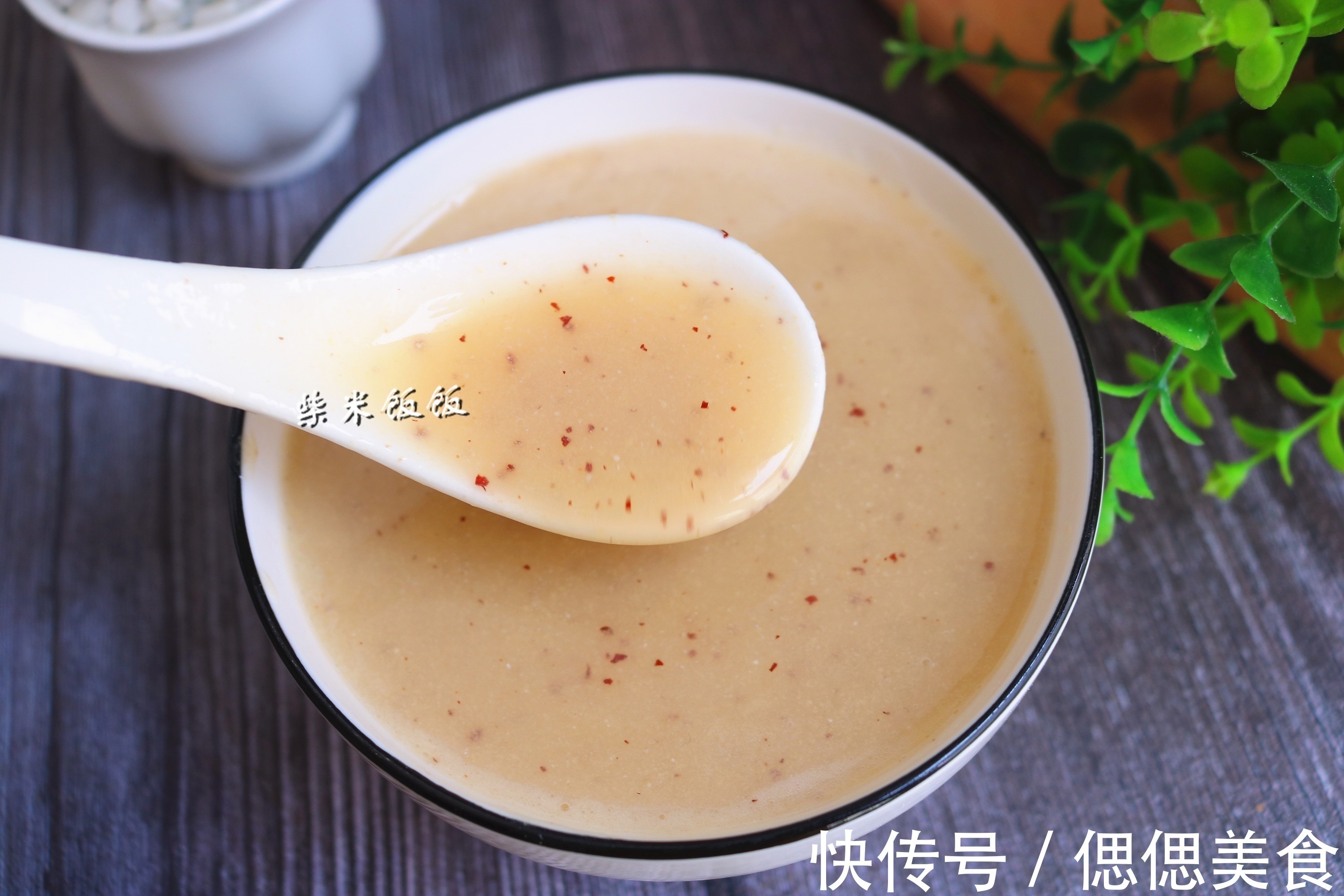 女人想要不显老，早餐多喝它，胶质满满，比牛奶强