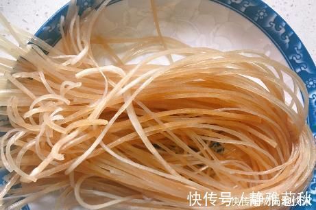 炒粉条时，事先要焯水吗？看到大厨做法后，才发现我一直做错了
