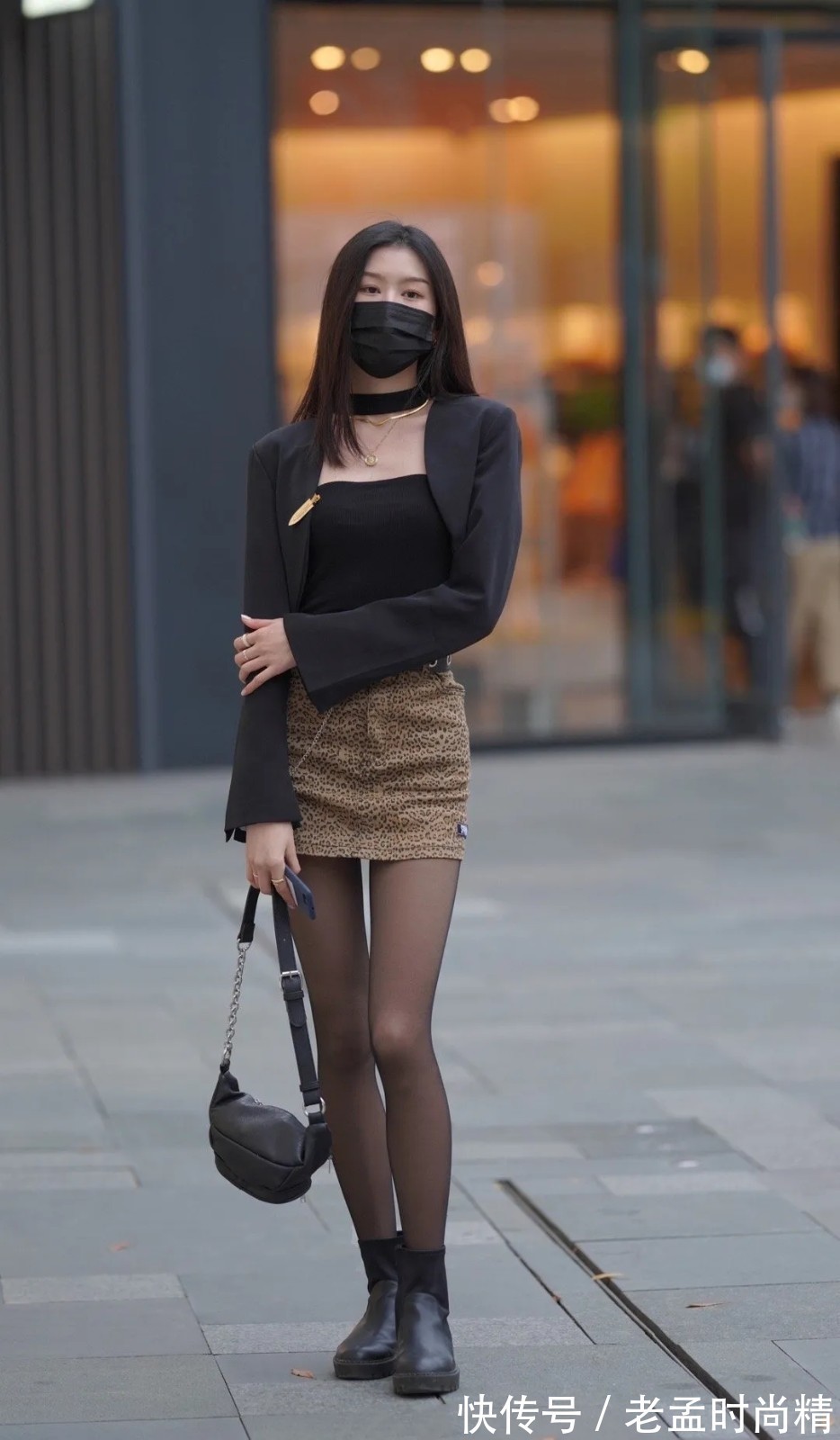 服饰 干净靓丽的超前卫穿搭,带来满满的摩登范,散发出特殊的魅力